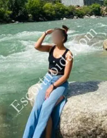 Pihu escort services in Pari Chowk top class escorts service in Pari Chowk