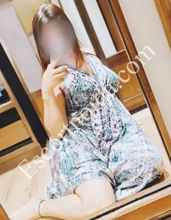 Escorts in Pari Chowk